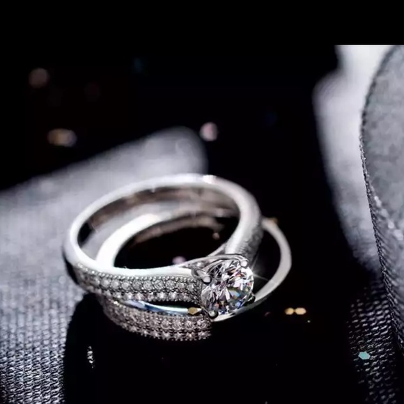 New Luxury 925 Silver Set Diamond Engagement Ring - Picture 6 of 6